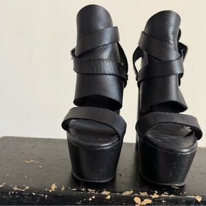 Surface To Air Black Leather‎ Platforms